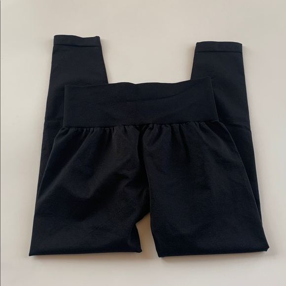 NVGTN Black Solid Seamless Leggings - Picture 5 of 6